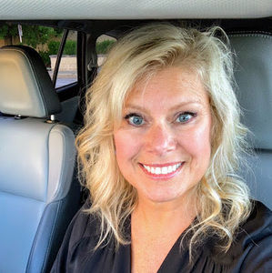 Meet your Posher, Stephanie